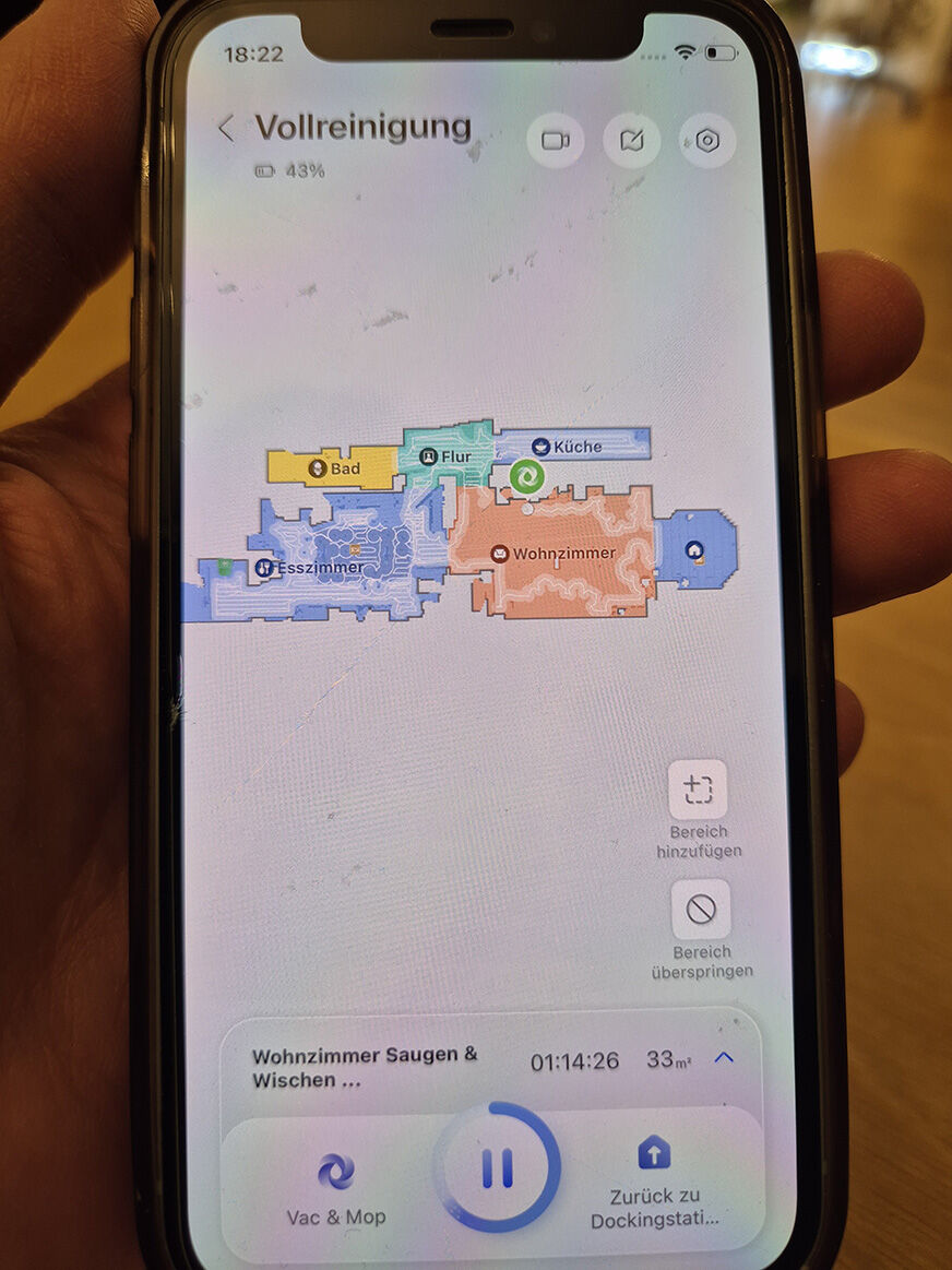 Die Roborock App mit der Benutzeroberfläche des Saros 20 – inklusive Karte und Reinigungsoptionen.